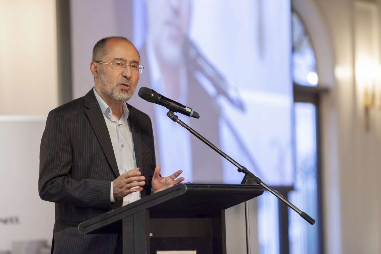 Chriswoe humanappeal highacheiverawards2021 320 scaled 1