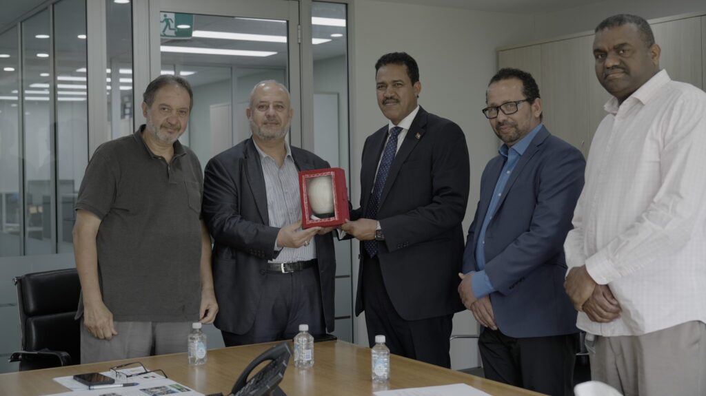 Sequence 01.00 00 03 24.Still001