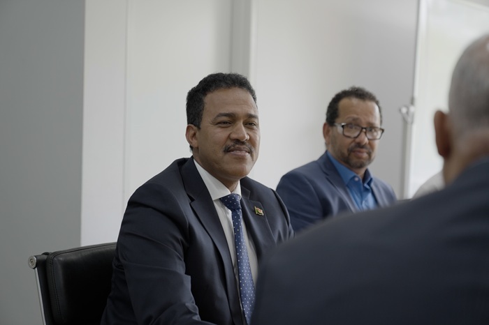 Sequence 01.00 00 12 07.Still003